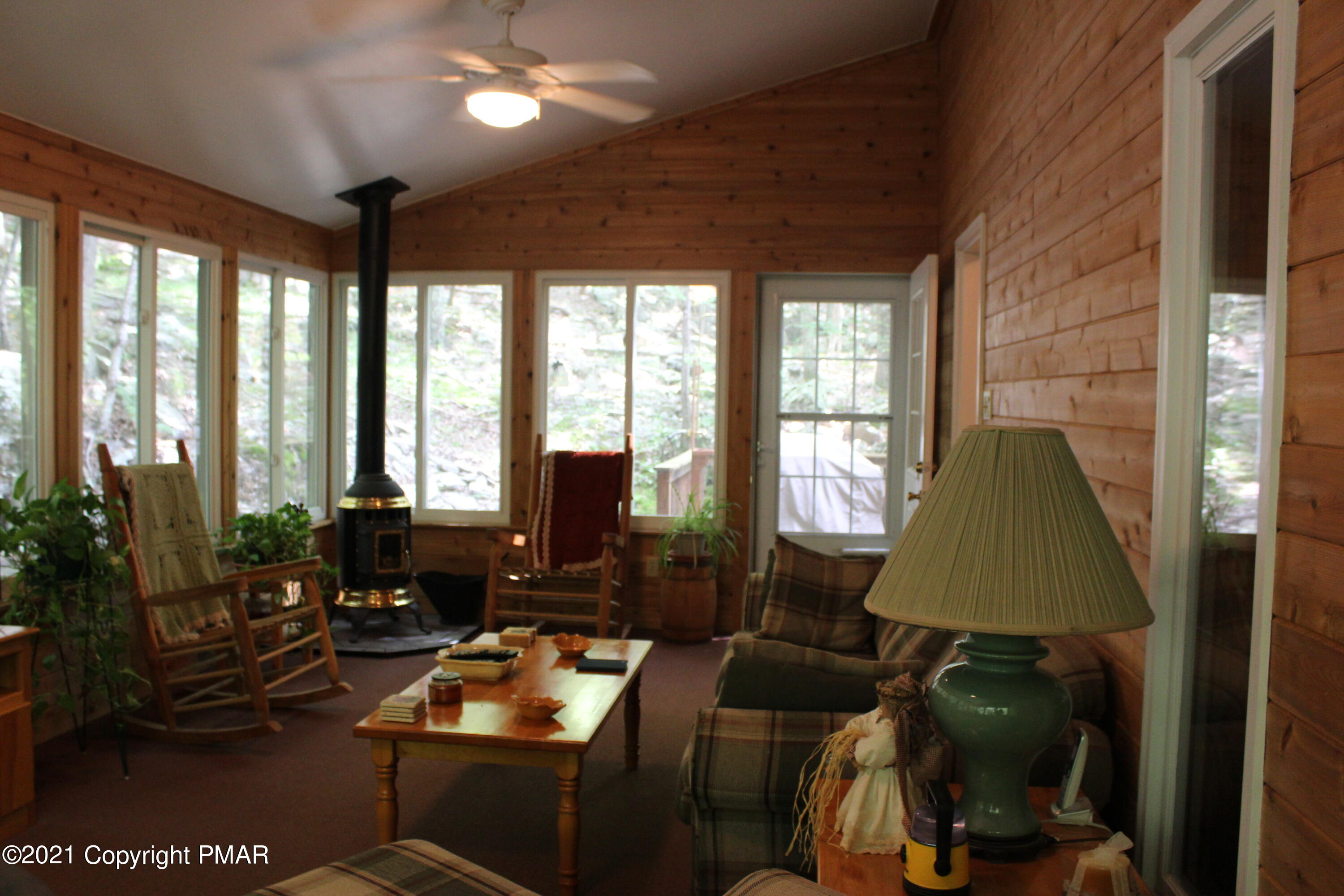 4208 Winchester Way Bushkill, PA 18324 - Photo 11 of 44 a room with furniture and a window