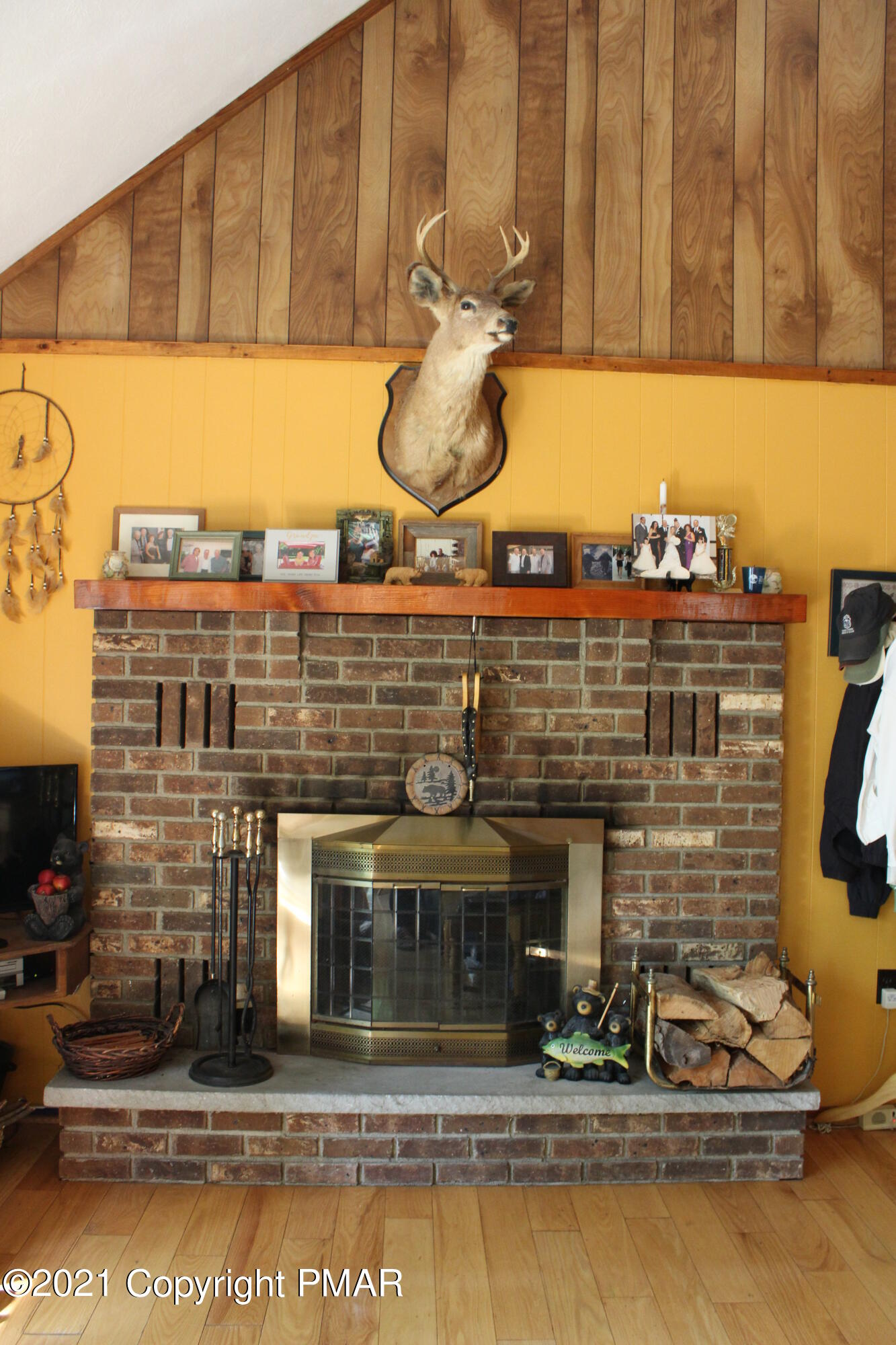 4208 Winchester Way Bushkill, PA 18324 - Photo 15 of 44 a picture of a bathroom with a sink and a mirror