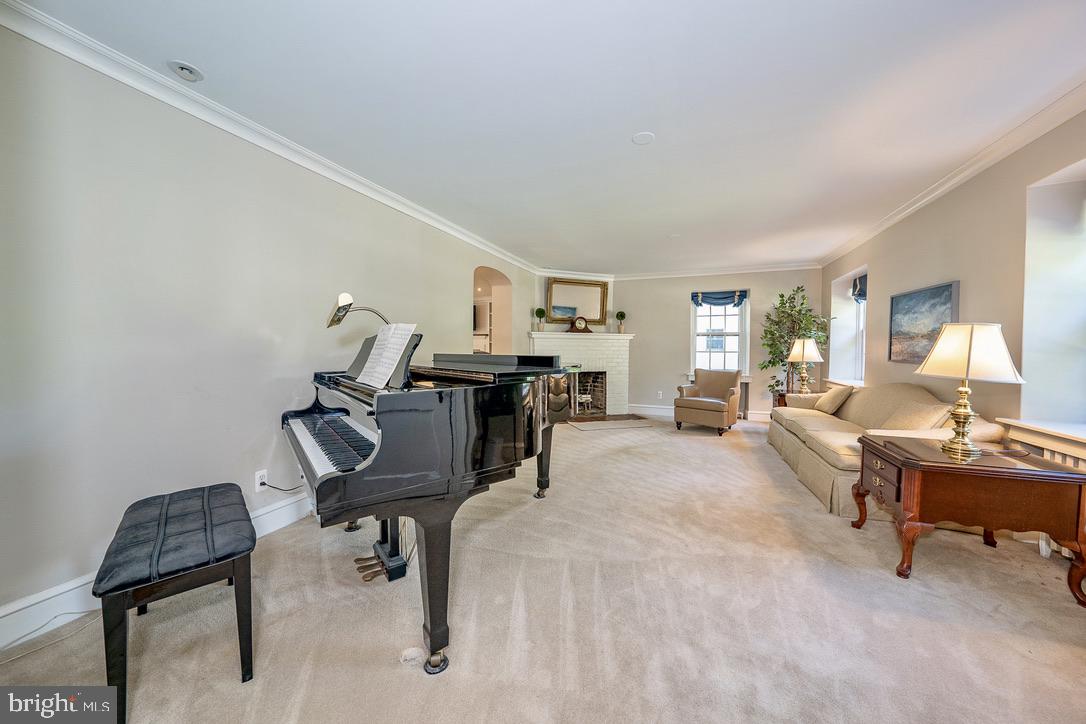 518 West Beechtree Lane Wayne, PA 19087 - Photo 4 of 42 Gallery Image 4
