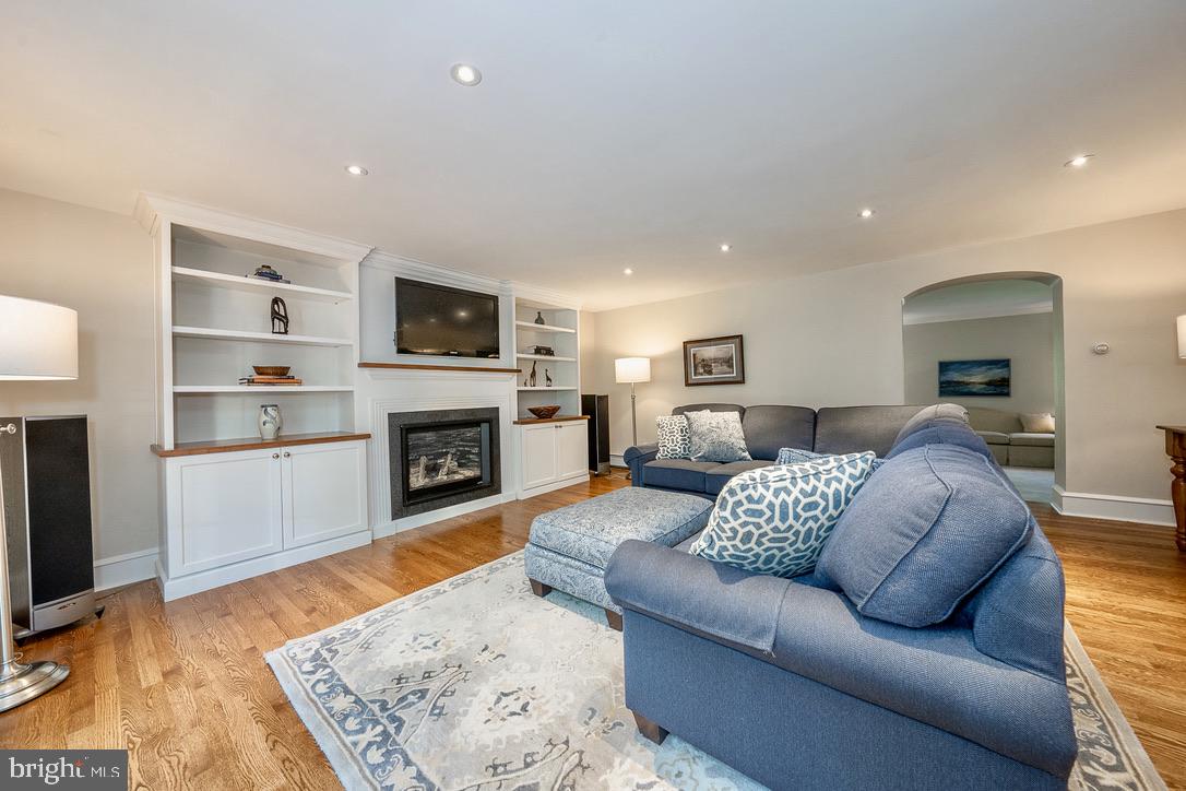 518 West Beechtree Lane Wayne, PA 19087 - Photo 6 of 42 Gallery Image 6