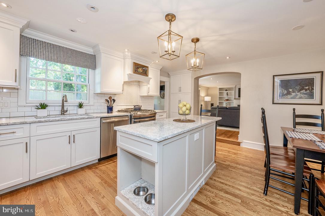 518 West Beechtree Lane Wayne, PA 19087 - Photo 9 of 42 Gallery Image 9