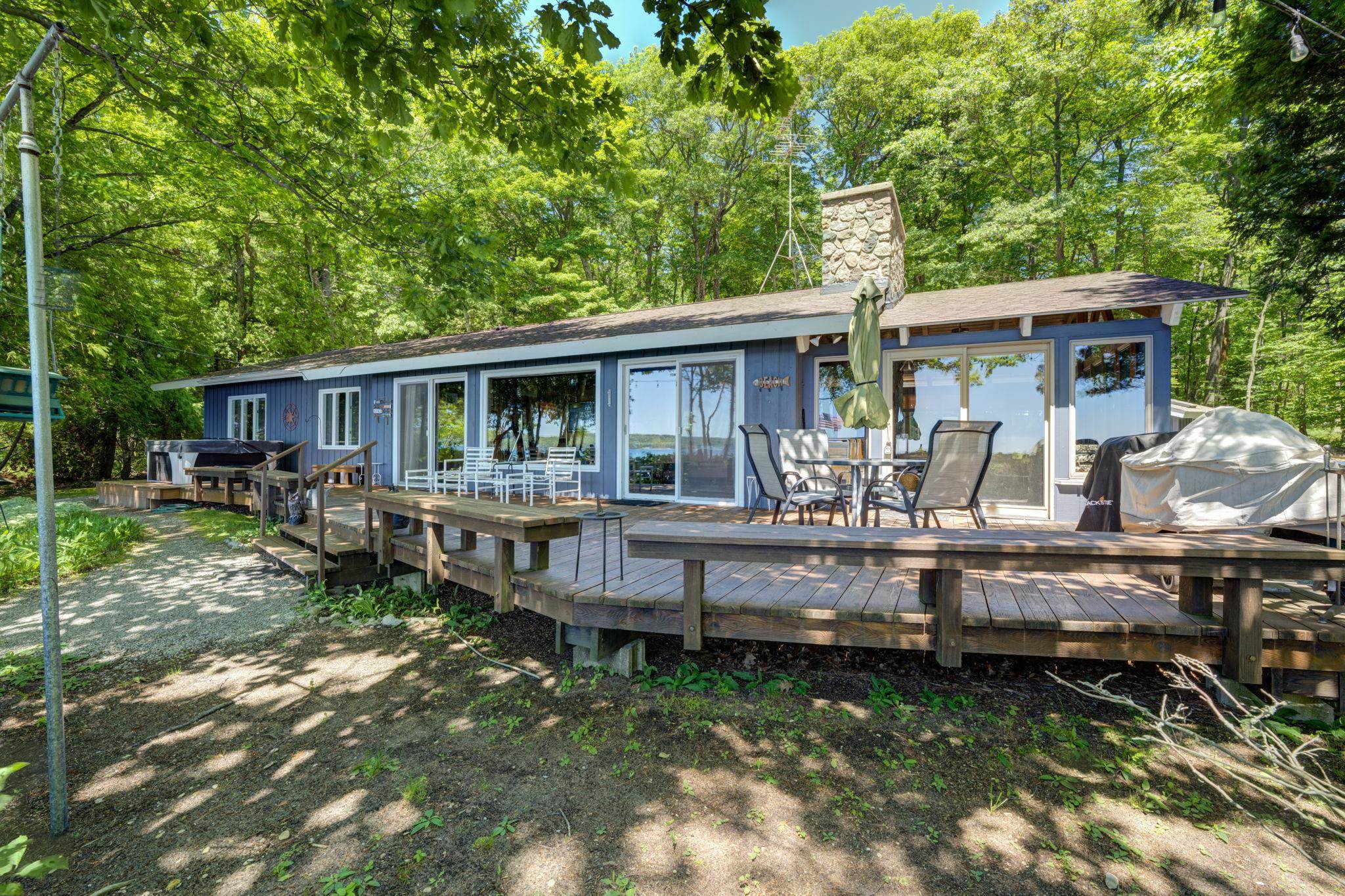 4152 North Omena Point Road Omena, MI 49674 - Photo 3 of 50