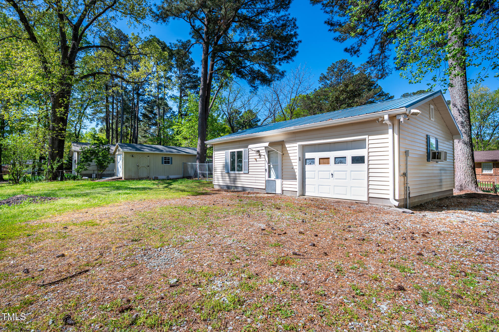 926 Allister Road Durham, NC 27703 - Photo 31 of 39 926Allister-31