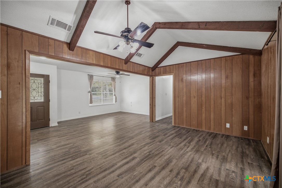 302 Brooks Road Victoria, TX 77904 - Photo 6 of 27 Gallery Image 6