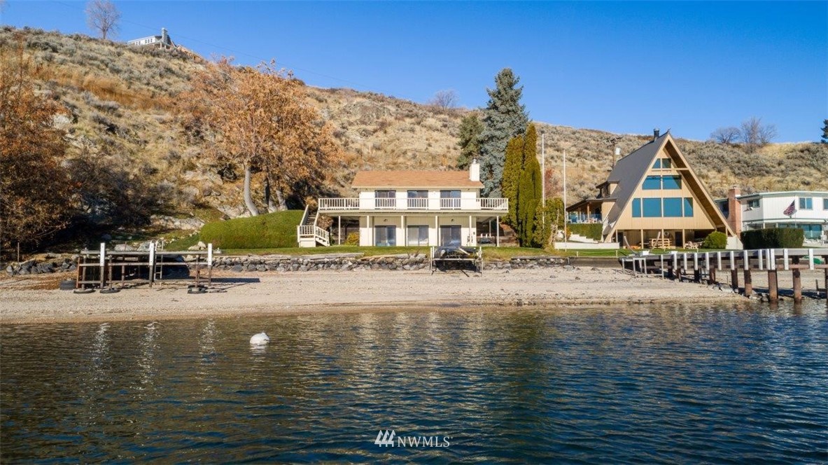 152 Spader Bay Road Chelan, WA 98816 - Photo 1 of 25 Gallery Image 1
