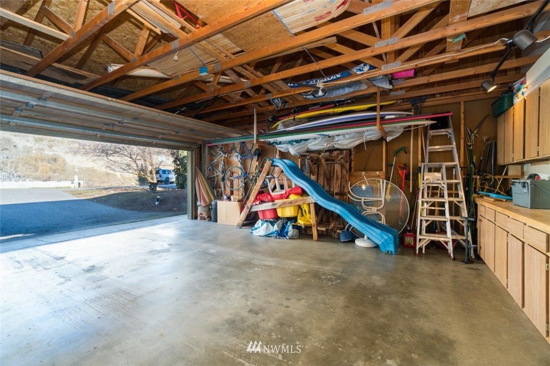 152 Spader Bay Road Chelan, WA 98816 - Photo 17 of 25 Gallery Image 17