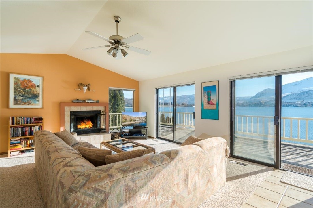 152 Spader Bay Road Chelan, WA 98816 - Photo 10 of 25 Gallery Image 10