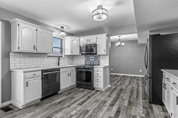 $459,500 | 1211 Napoleon Drive, Bonne Terre, MO 63628