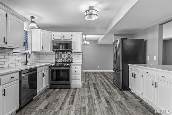 $459,500 | 1211 Napoleon Drive, Bonne Terre, MO 63628