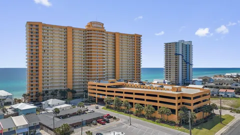 a view of a buildings and city view