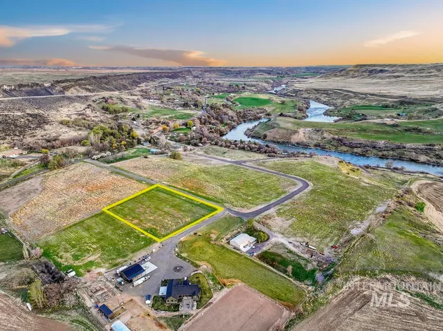 $250,000 | 0 Lot 2 River Road, Bliss, ID 83314