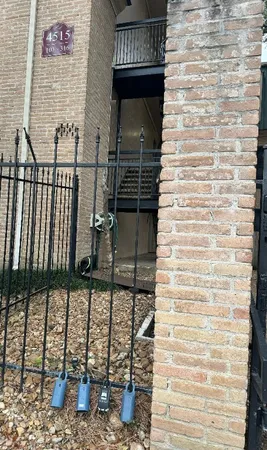 $2,000 | 4515 Briar Hollow Place, Unit 305, Houston, TX 77027