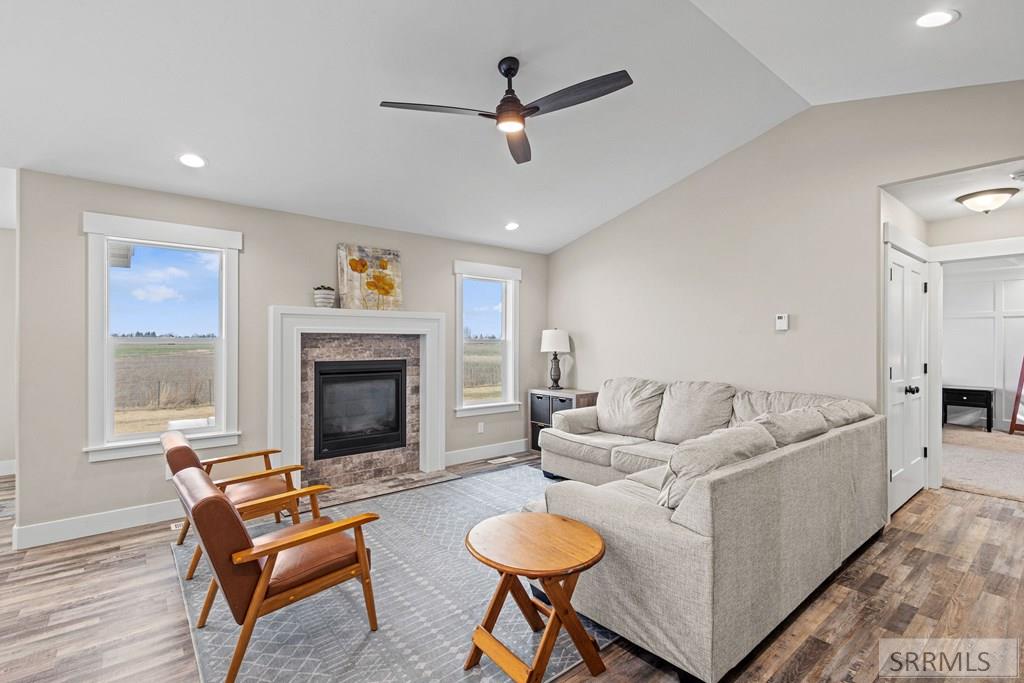 4047 Maizy Way Ammon, ID 83406 - Photo 5 of 42