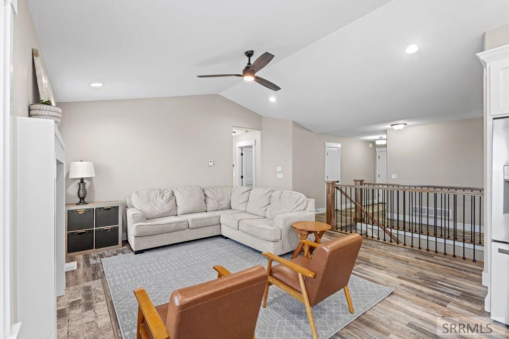 4047 Maizy Way Ammon, ID 83406 - Photo 7 of 42