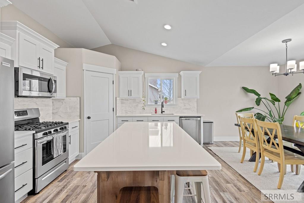 4047 Maizy Way Ammon, ID 83406 - Photo 9 of 42