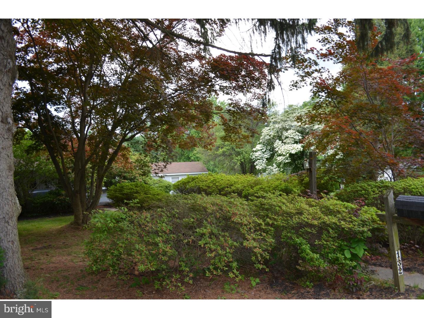 132 Cameron Road Huntingdon Valley, PA 19006 - Photo 5 of 19 Gallery Image 5
