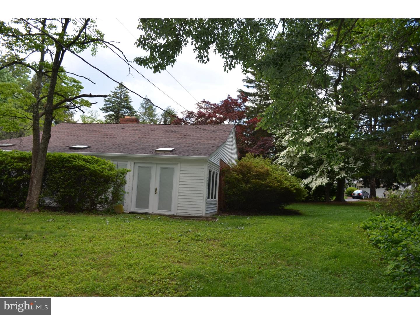 132 Cameron Road Huntingdon Valley, PA 19006 - Photo 6 of 19 Gallery Image 6