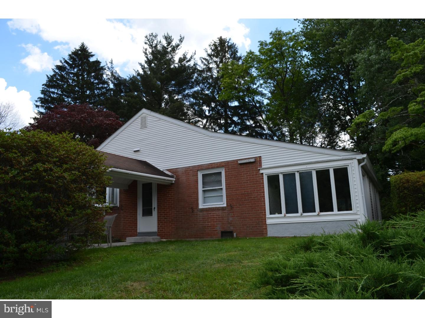 132 Cameron Road Huntingdon Valley, PA 19006 - Photo 7 of 19 Gallery Image 7