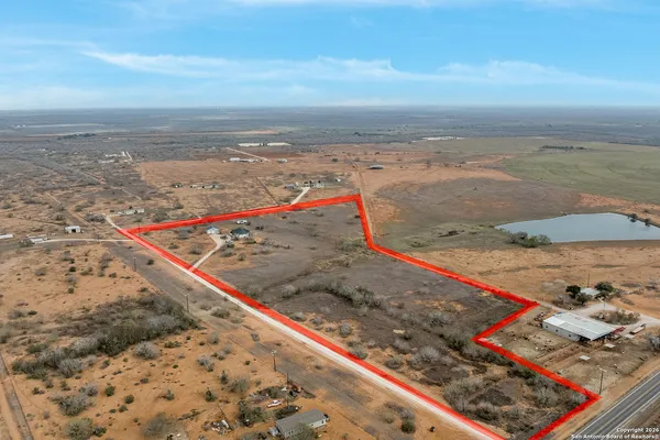 $645,000 | 8400 Farm To Market Road 140, Charlotte, TX 78011