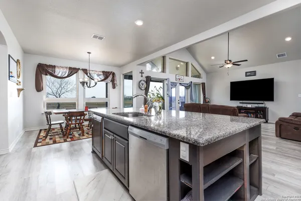 $645,000 | 8400 Farm To Market Road 140, Charlotte, TX 78011