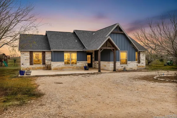 $645,000 | 8400 Farm To Market Road 140, Charlotte, TX 78011