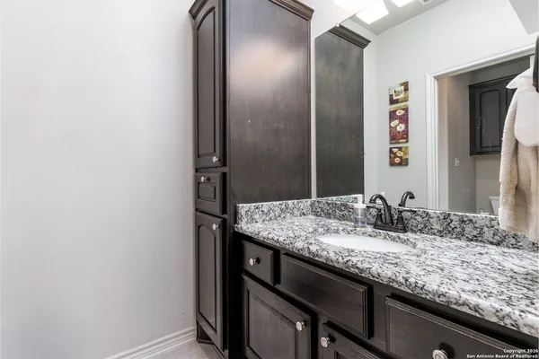 $645,000 | 8400 Farm To Market Road 140, Charlotte, TX 78011
