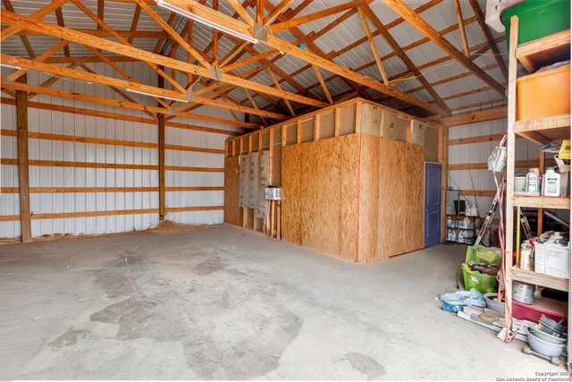 a view of livingroom with furniture
