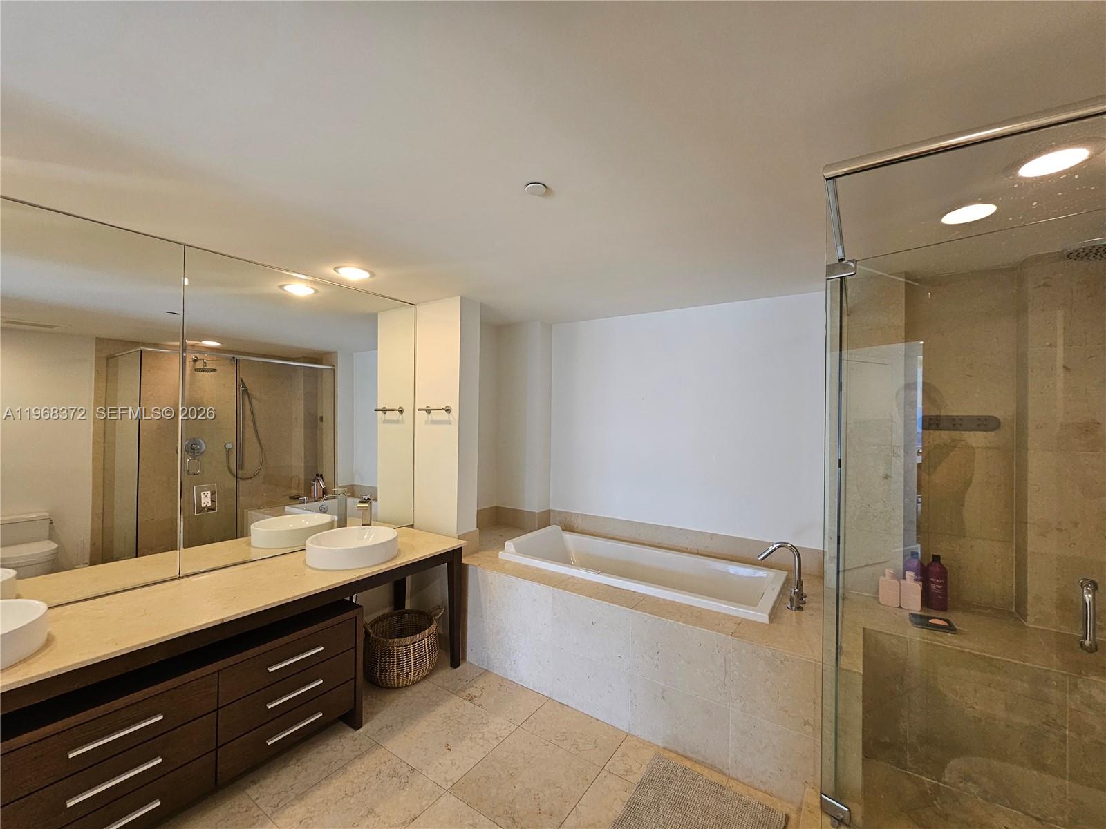 495 Brickell Avenue, Unit 905 Miami, FL 33131 - Photo 5 of 20