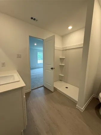 $1,895 | 335 Parkin Court, Conroe, TX 77303