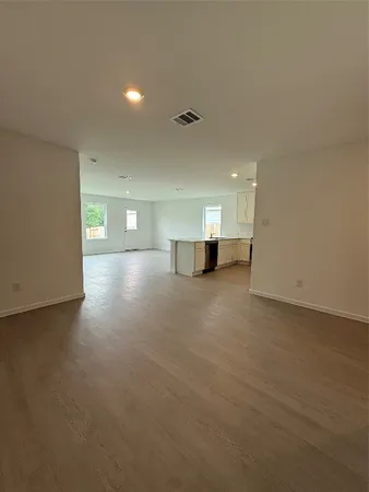 $1,895 | 335 Parkin Court, Conroe, TX 77303