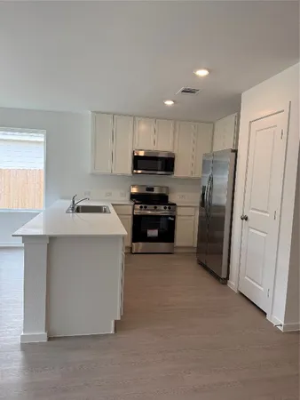 $1,895 | 335 Parkin Court, Conroe, TX 77303