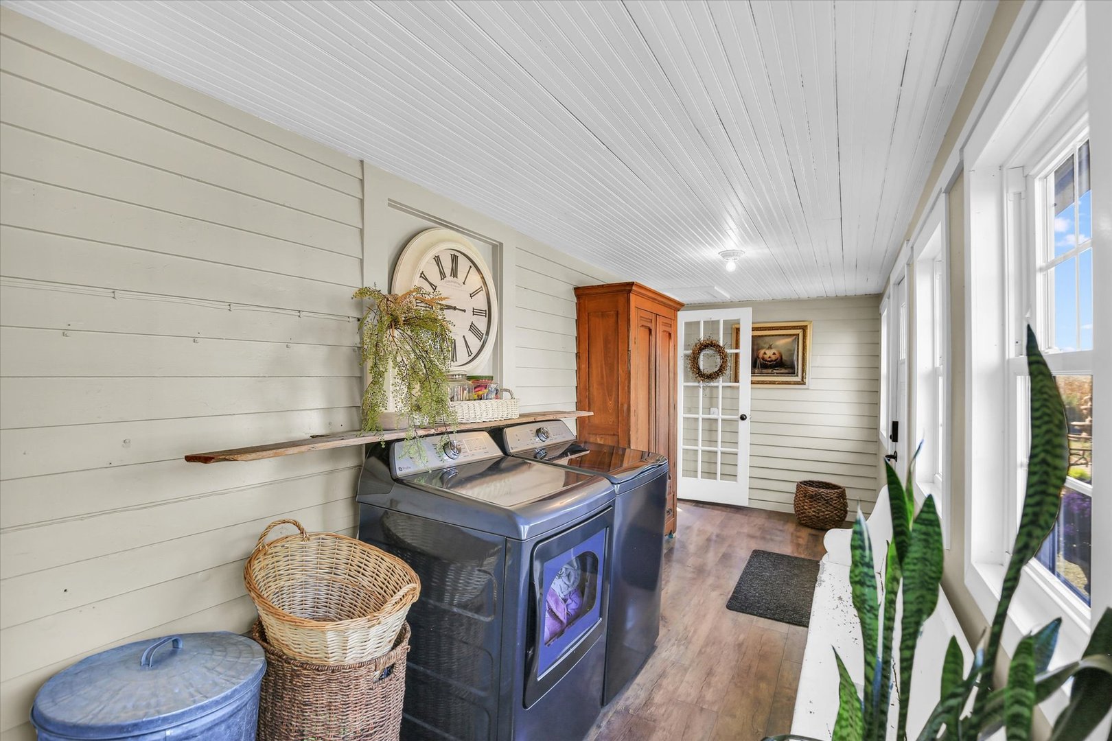 151 County 1700 Road East Villa Grove, IL 61956 - Photo 49 of 76 a living room with furniture and a table