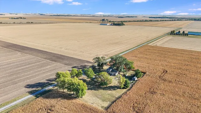 $265,000 | 151 County 1700 Road East, Villa Grove, IL 61956