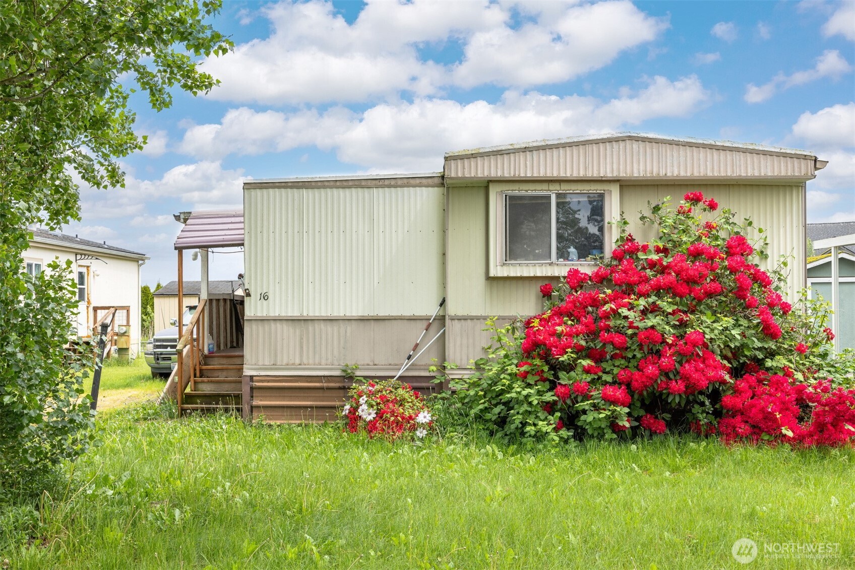 380 East Pole Road, Unit 16 Lynden, WA 98264 - Photo 1 of 4