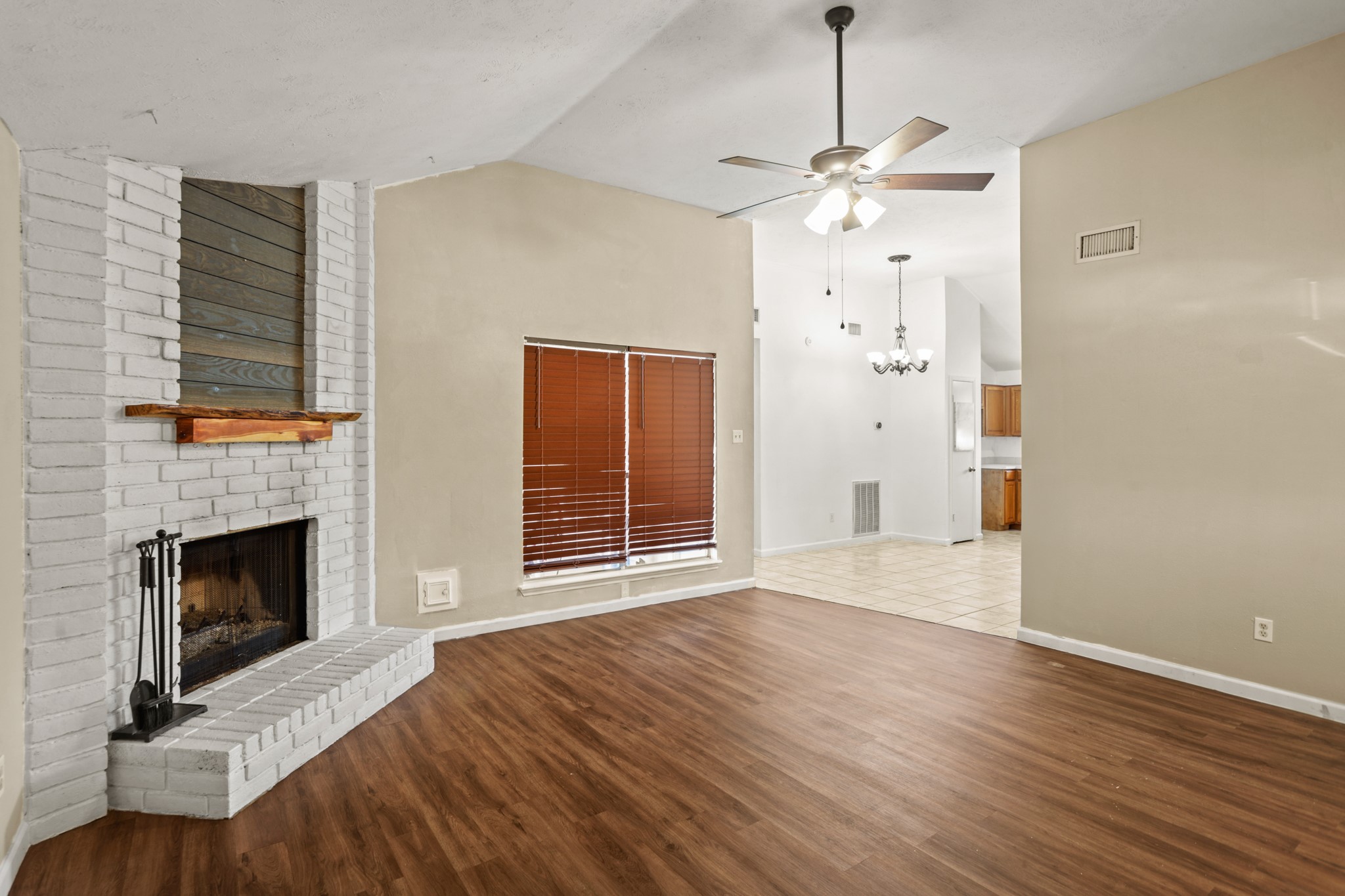 1902 Red Sky Court Spring, TX 77373 - Photo 7 of 20