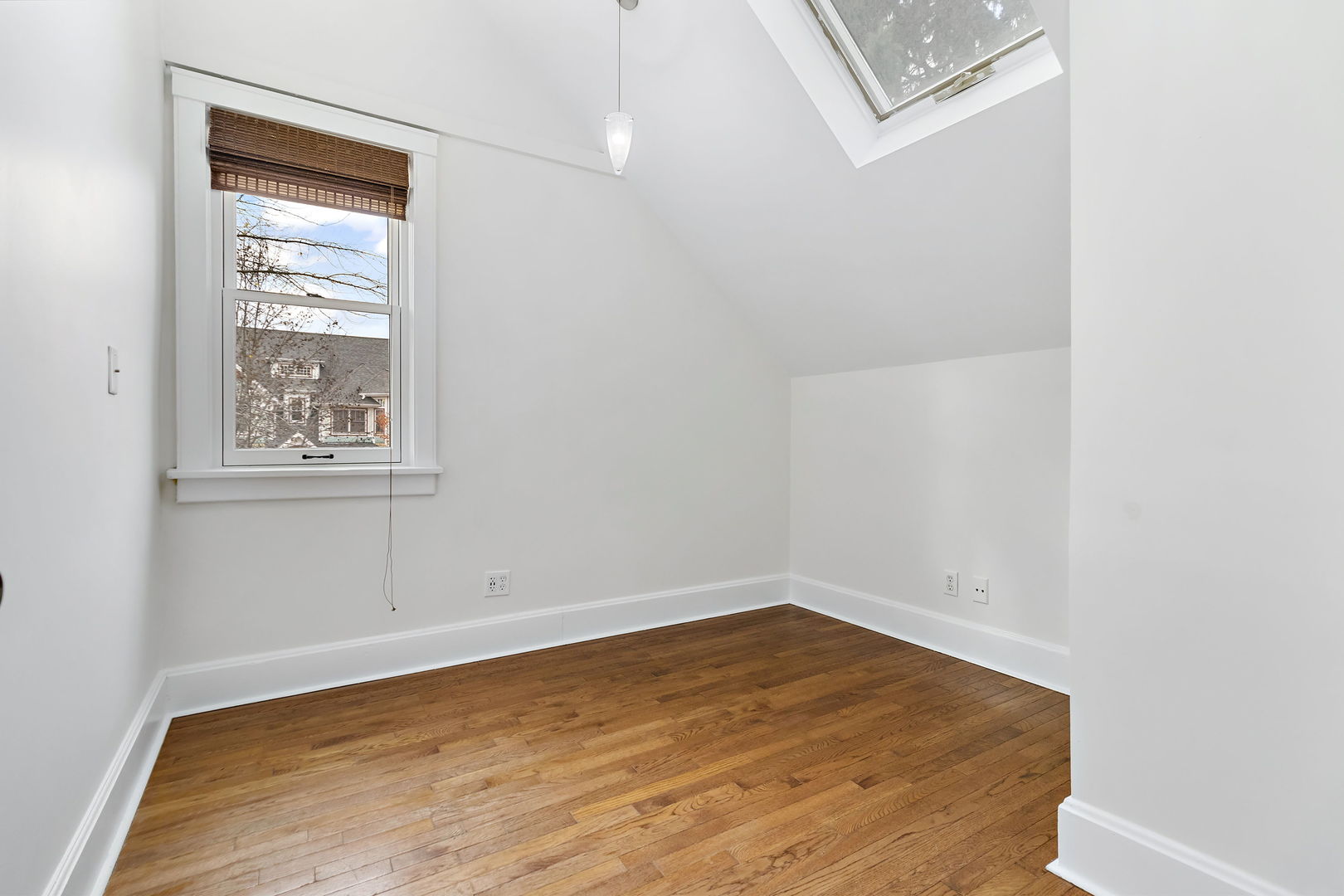 116 South West Street Naperville, IL 60540 - Photo 20 of 35 an empty room with a window