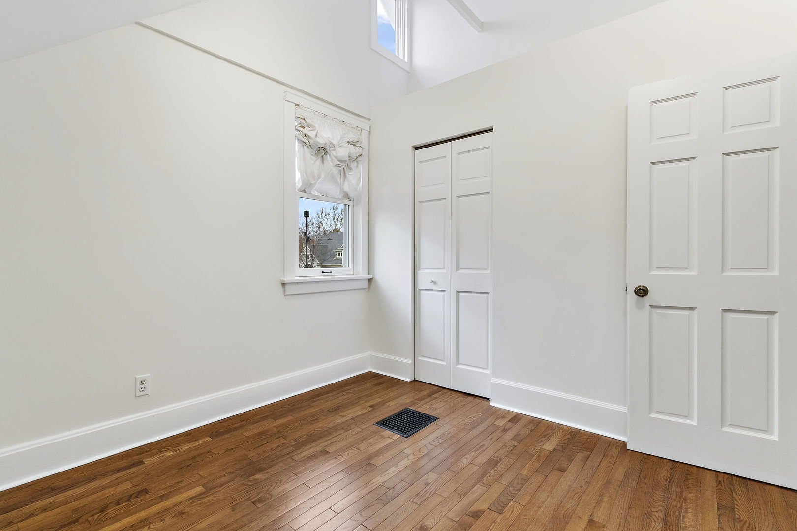 116 South West Street Naperville, IL 60540 - Photo 21 of 35 wooden floor in an empty room