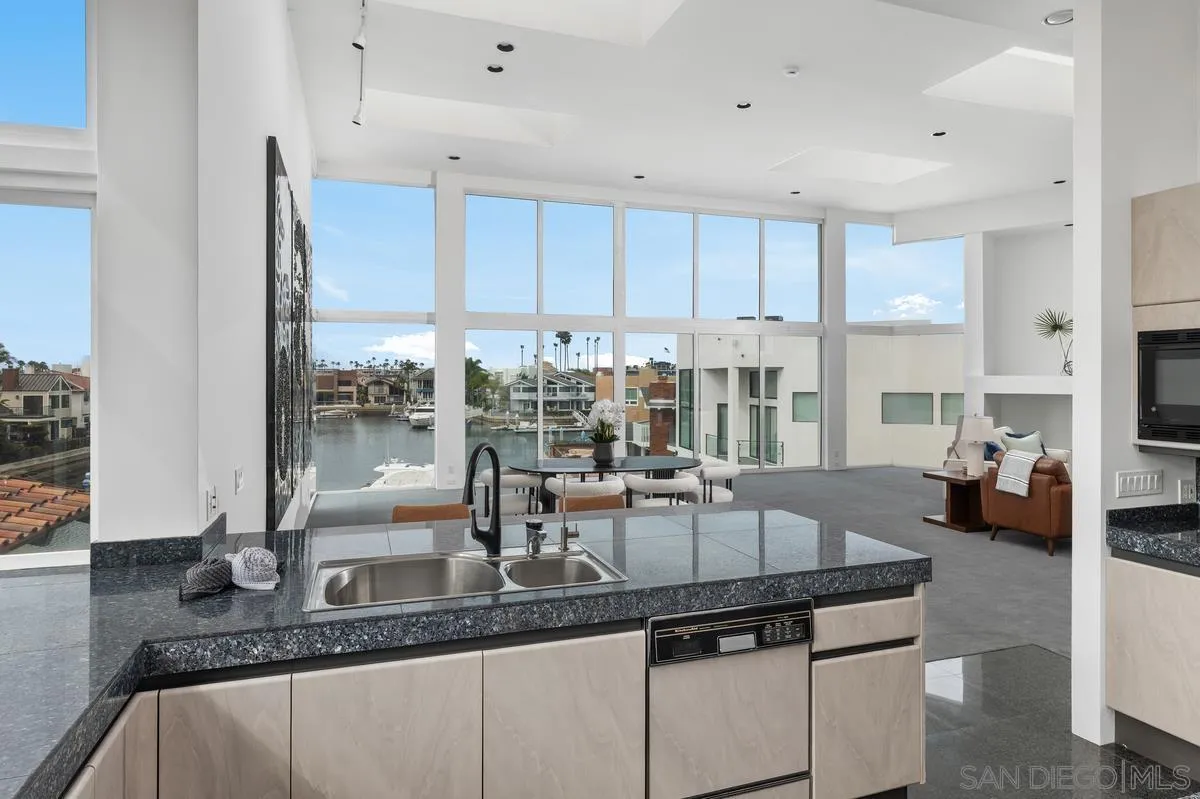 25 Green Turtle Road Coronado, CA 92118 - Photo 17 of 51 Gallery Image 17