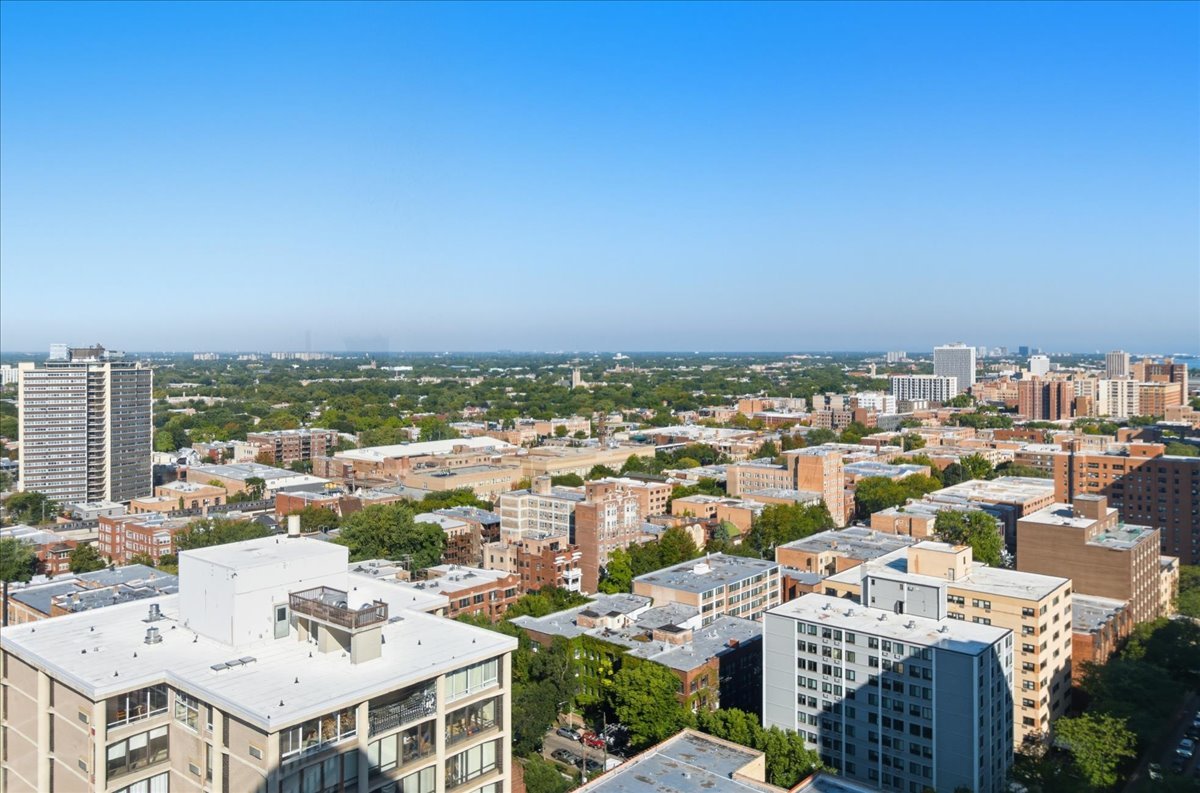 5701 North Sheridan Road, Unit 26B Chicago, IL 60660 - Photo 17 of 18 a picture of city view