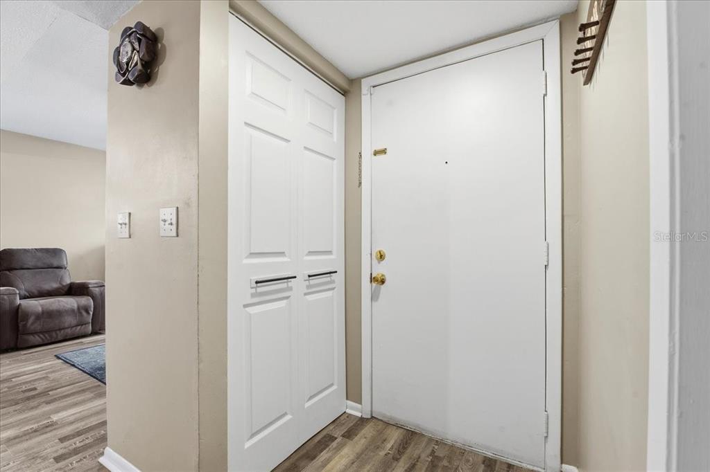 455 Alt 19, Unit 151 Palm Harbor, FL 34683 - Photo 12 of 52 a view of a bedroom from the hallway