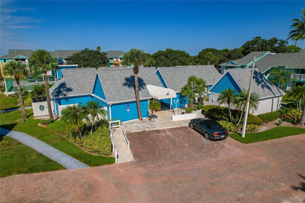 455 Alt 19, Unit 151 Palm Harbor, FL 34683 - Photo 49 of 52 an aerial view of multiple house