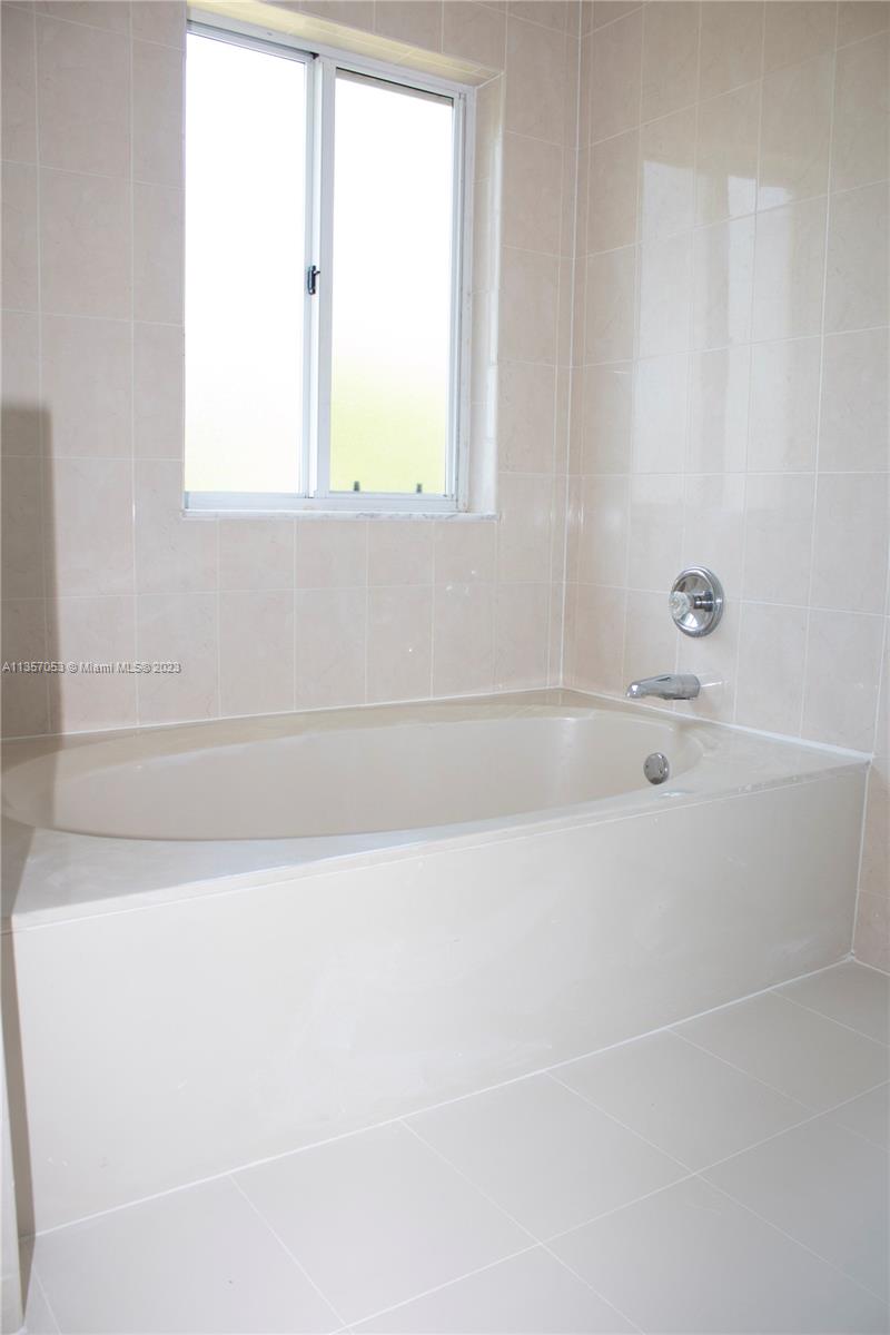 2720 Northeast 41st Road Homestead, FL 33033 - Photo 19 of 37 Gallery Image 19
