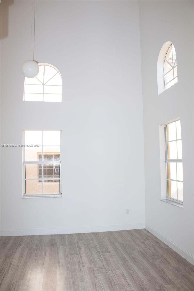 2720 Northeast 41st Road Homestead, FL 33033 - Photo 10 of 37 Gallery Image 10