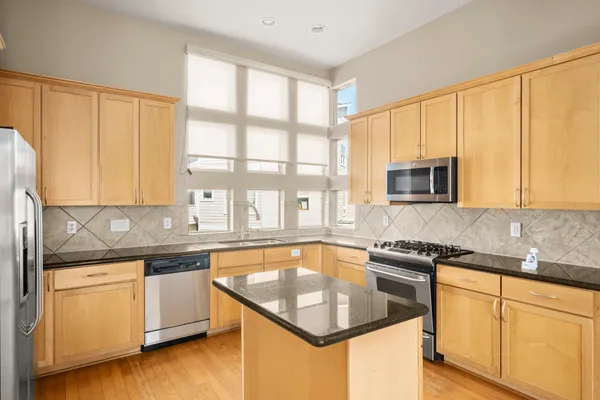 $365,000 | 2316 Sperber Lane, Houston, TX 77003