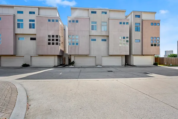 $365,000 | 2316 Sperber Lane, Houston, TX 77003