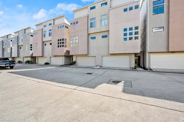 $365,000 | 2316 Sperber Lane, Houston, TX 77003