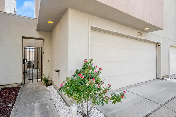 $365,000 | 2316 Sperber Lane, Houston, TX 77003