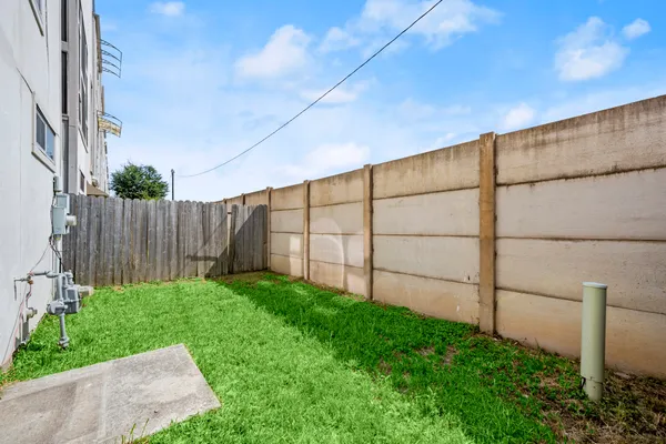 $365,000 | 2316 Sperber Lane, Houston, TX 77003