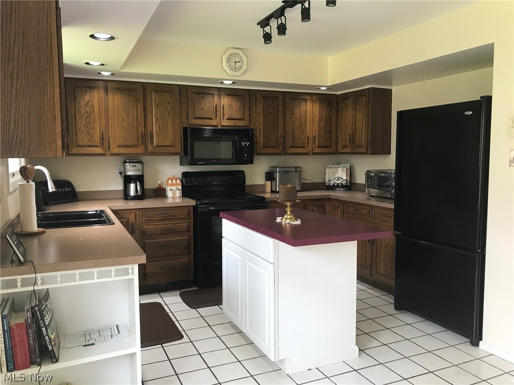 16466 Snow Road Chagrin Falls, OH 44023 - Photo 5 of 28 Gallery Image 5
