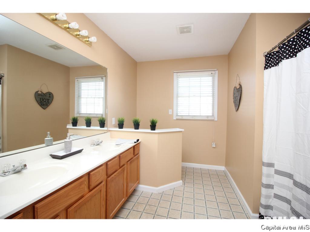 3817 Kerry Boulevard Springfield, IL 62712 - Photo 23 of 32 Gallery Image 23
